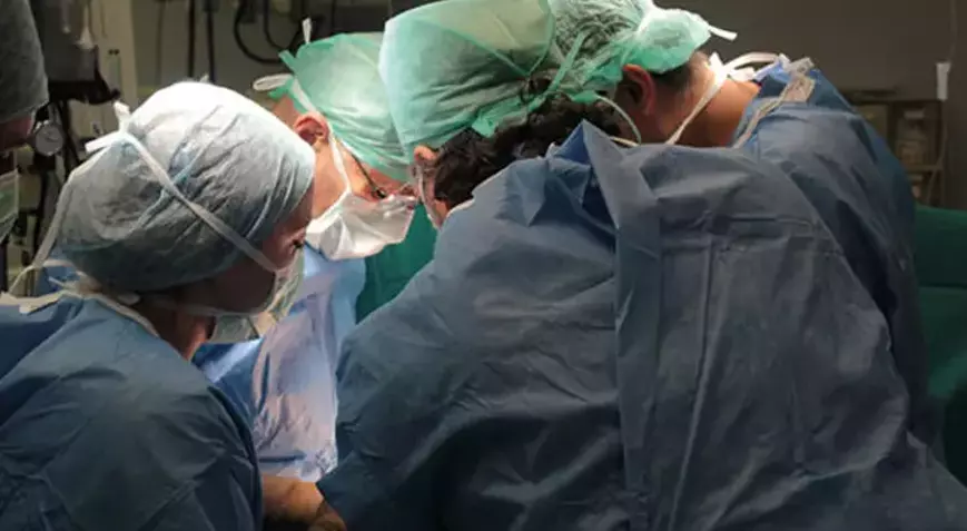 In cases where damage occurs due to the use of substandard materials during surgery, the hospital must be considered at fault.